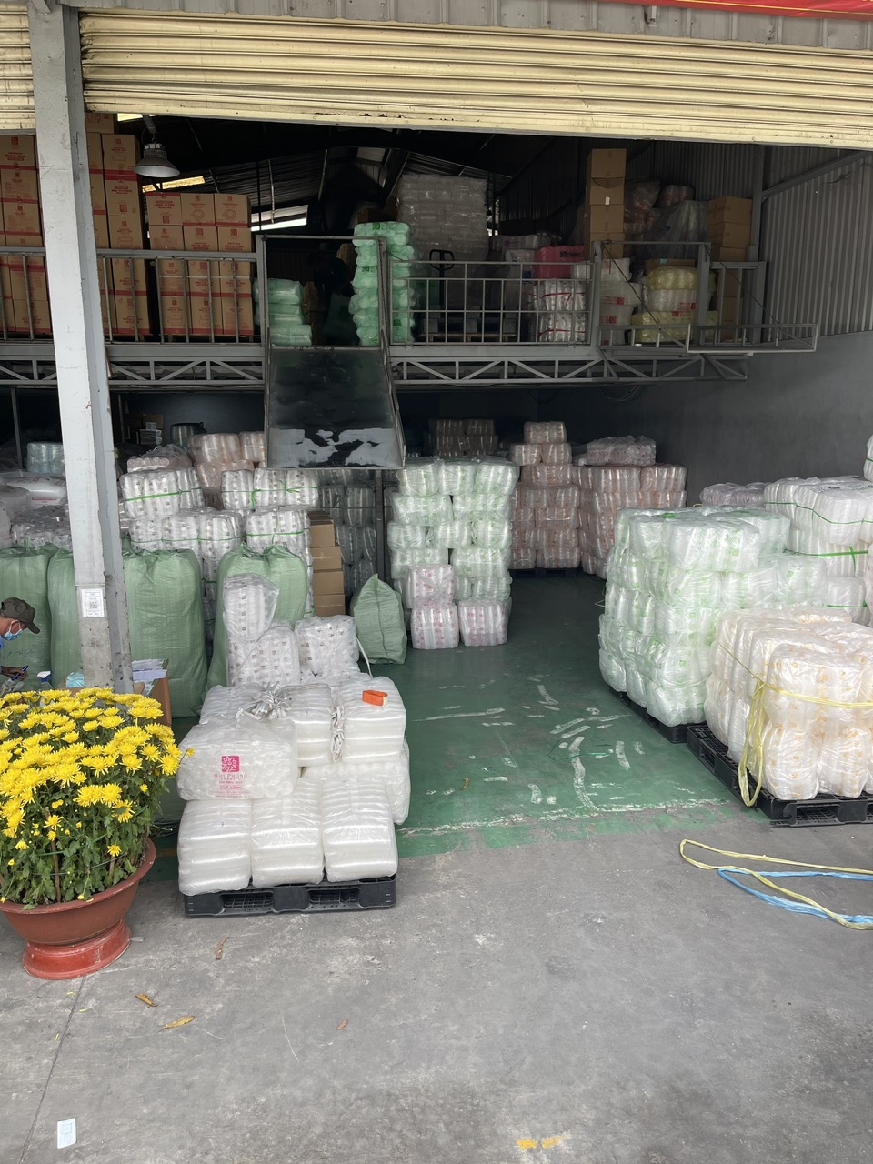 Dịch vụ xe tải chở hàng TPHCM Dịch vụ xe tải chở hàng TPHCM